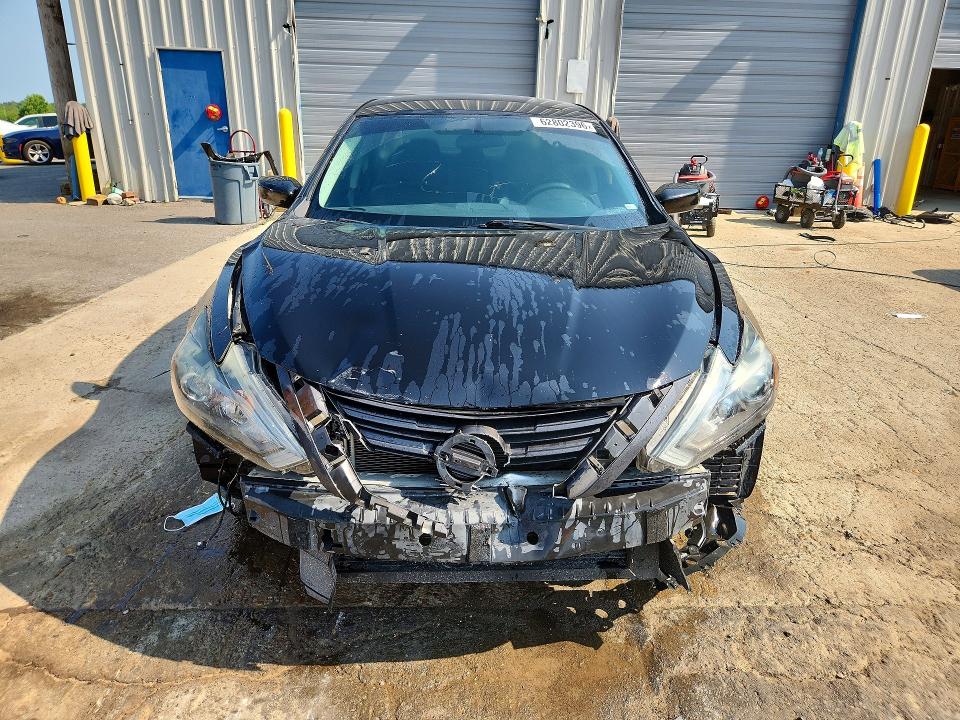 Продажа на аукционе авто 2017 Nissan Altima, vin: 1N4AL3AP7HC120211, номер лота: 62802396