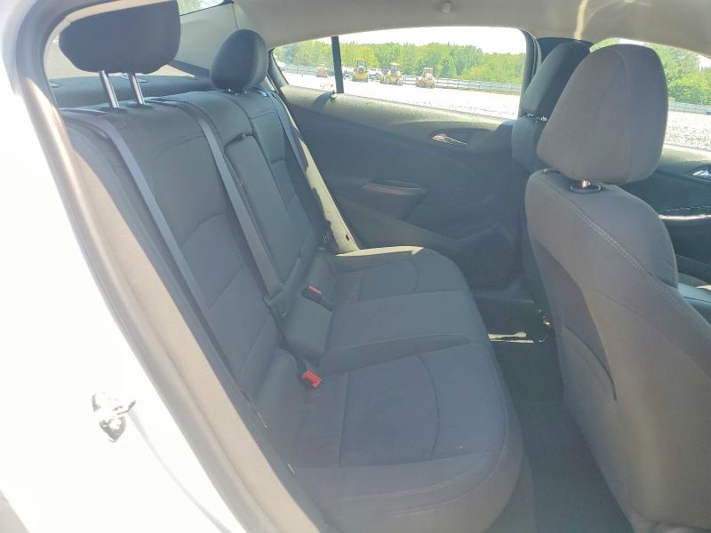 60080606 :رقم المزاد ، 1G1BE5SM7H7270894 vin ، 2017 Chevrolet Cruze مزاد بيع
