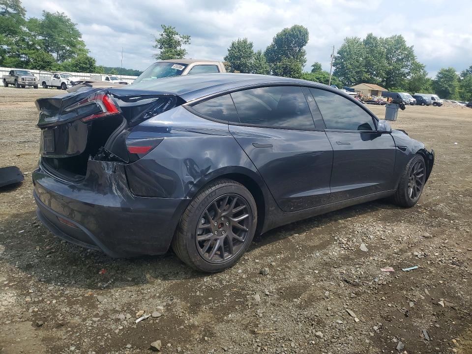 2025 Tesla Model 3 მანქანა იყიდება აუქციონზე, vin: 5YJ3E1EAXSF023893, აუქციონის ნომერი: 62940396