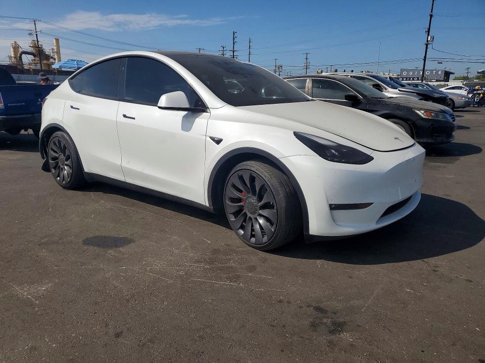 61442986 :رقم المزاد ، 7SAYGDEF6RF128103 vin ، 2024 Tesla Model Y مزاد بيع
