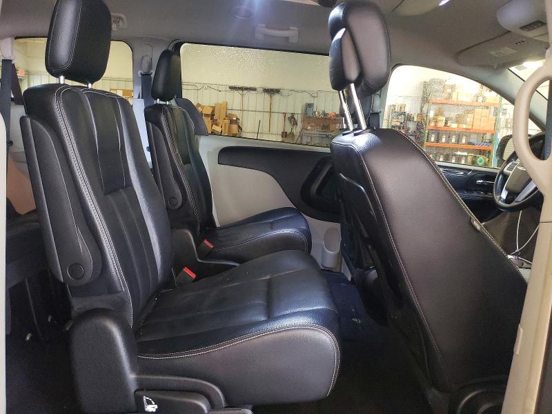 60091896 :رقم المزاد ، 2C4RC1BG1FR636701 vin ، 2015 Chrysler Town & Country مزاد بيع