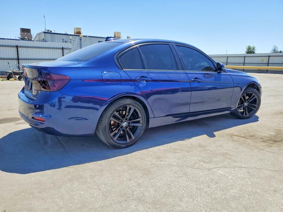 61615896 :رقم المزاد ، WBA8B9G53JNU58359 vin ، 2018 Bmw 330 مزاد بيع