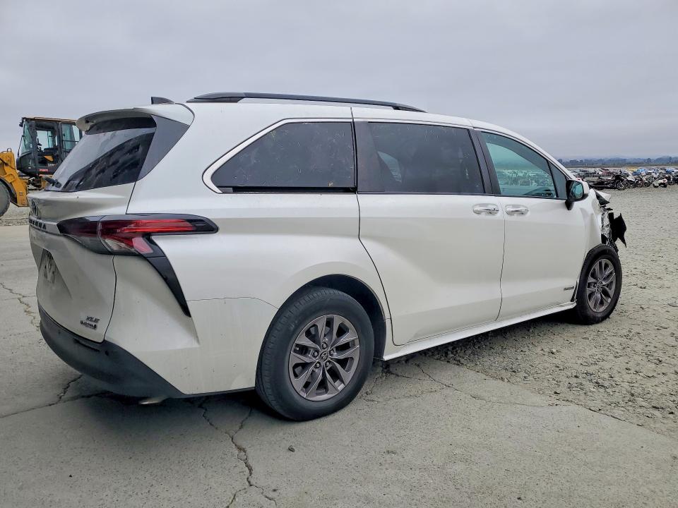Продажа на аукционе авто 2021 Toyota Sienna, vin: 5TDJSKFCXMS005799, номер лота: 59813796