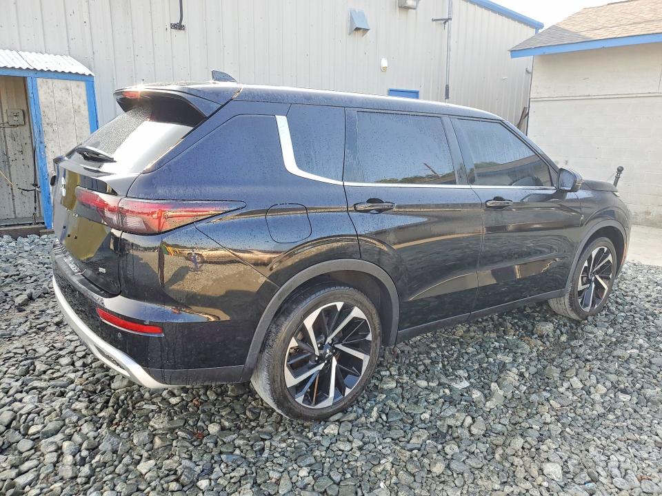 61312756 :رقم المزاد ، JA4J4UA8XNZ064774 vin ، 2022 Mitsubishi Outlander مزاد بيع