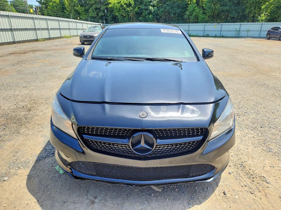 61859316 :رقم المزاد ، WDDSJ4EB4JN536077 vin ، 2018 Mercedes-benz Cla مزاد بيع