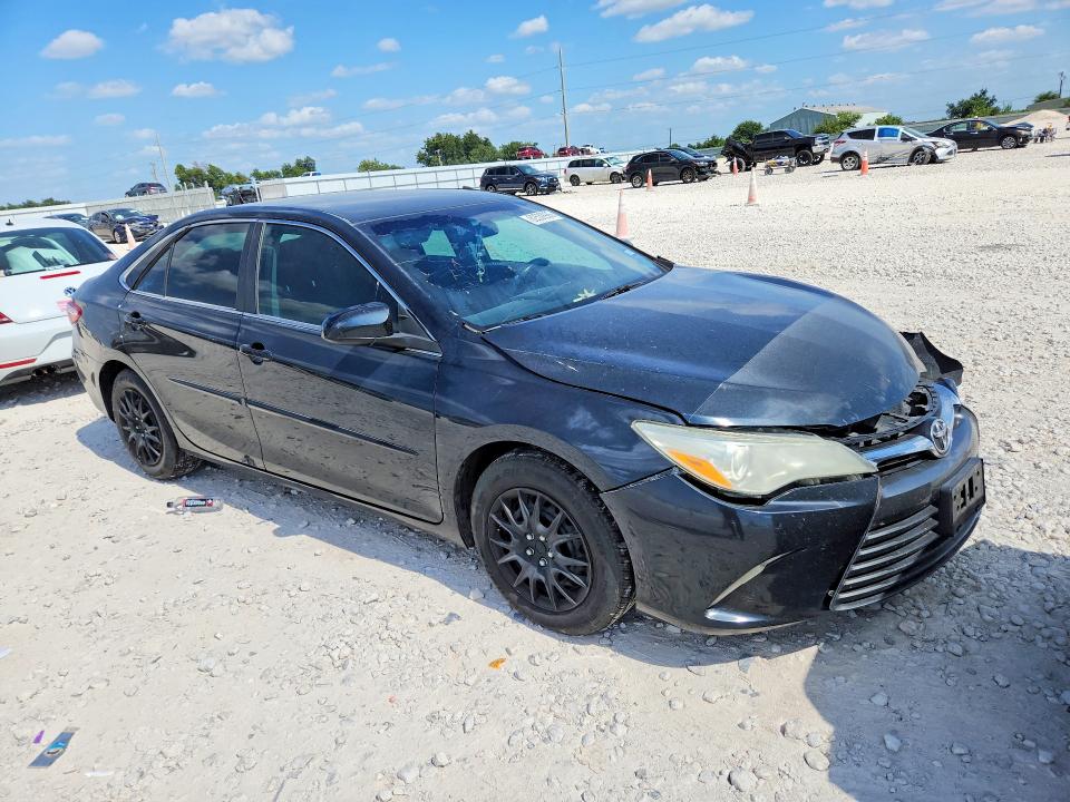 62539986 :رقم المزاد ، 4T1BF1FK4HU617648 vin ، 2017 Toyota Camry مزاد بيع