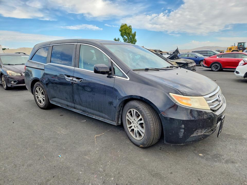 60862106 :رقم المزاد ، 5FNRL5H68DB045909 vin ، 2013 Honda Odyssey مزاد بيع