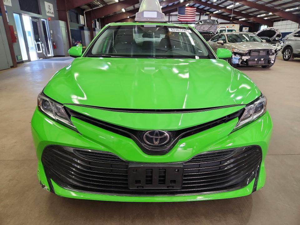 Продаж на аукціоні авто 2018 Toyota Camry, vin: 4T1B11HK4JU115918, номер лоту: 62461786