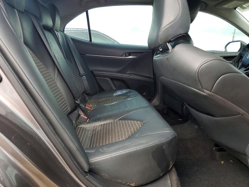 59659426 :رقم المزاد ، 4T1B11HK7KU745000 vin ، 2019 Toyota Camry مزاد بيع
