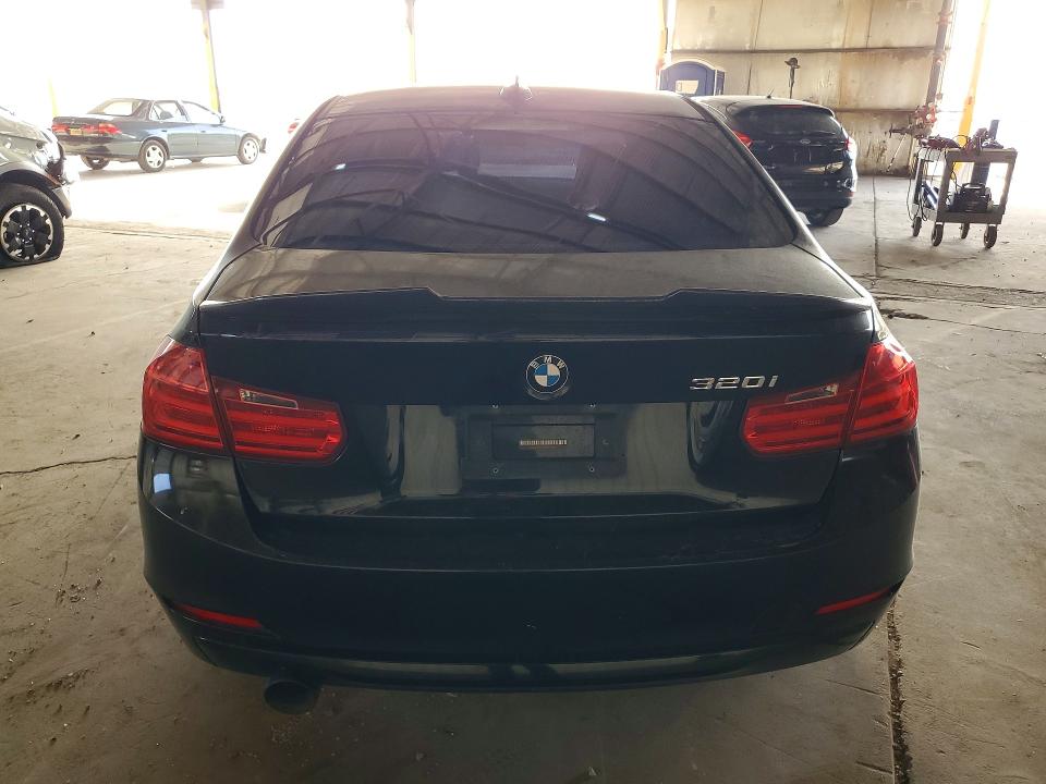 60522166 :رقم المزاد ، WBA3B1G51ENS77634 vin ، 2014 Bmw 320 مزاد بيع