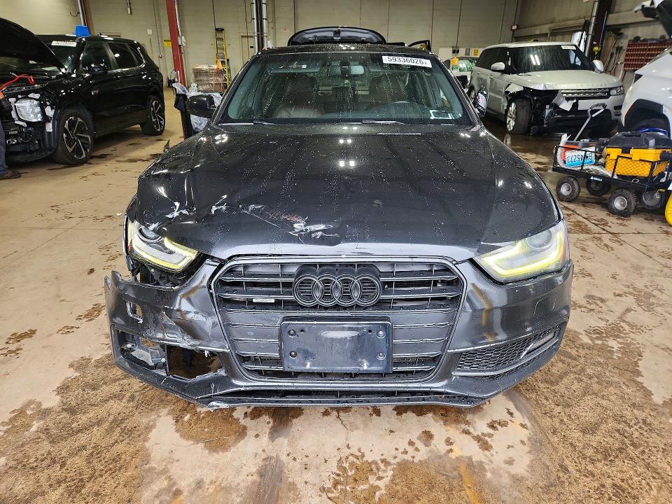59336026 :رقم المزاد ، WAUFFAFL6FN003140 vin ، 2015 Audi A4 مزاد بيع
