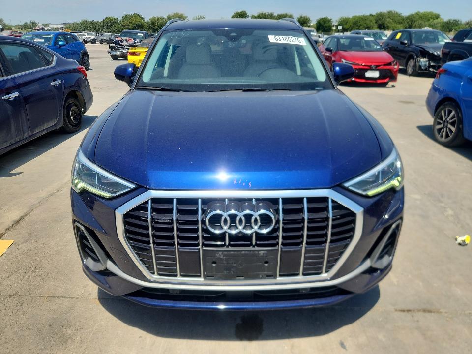 63486276 :رقم المزاد ، WA1EECF39M1098949 vin ، 2021 Audi Q3 مزاد بيع