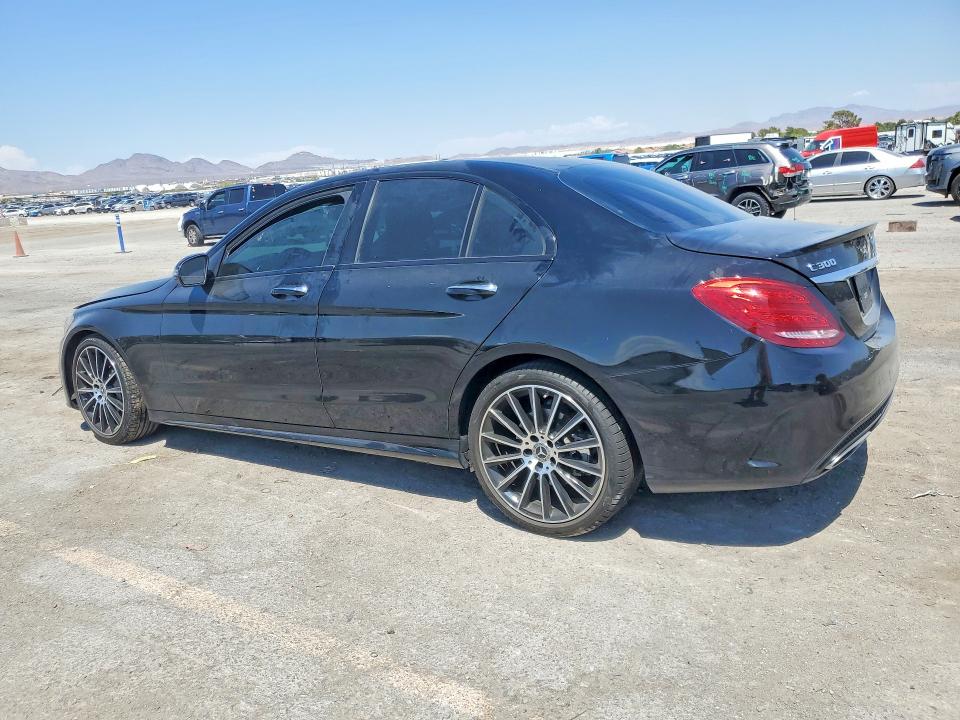 62001226 :رقم المزاد ، 55SWF4JB6JU275681 vin ، 2018 Mercedes-benz C مزاد بيع