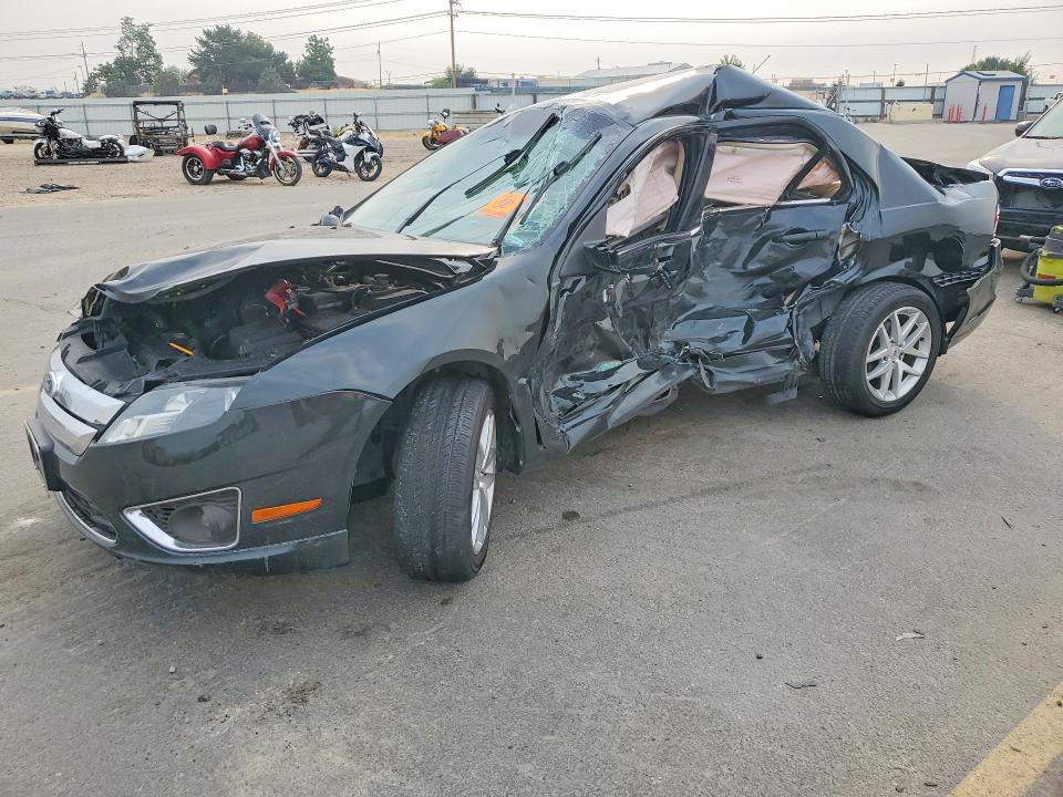 62071116 :رقم المزاد ، 3FAHP0CG9AR320240 vin ، 2010 Ford Fusion مزاد بيع