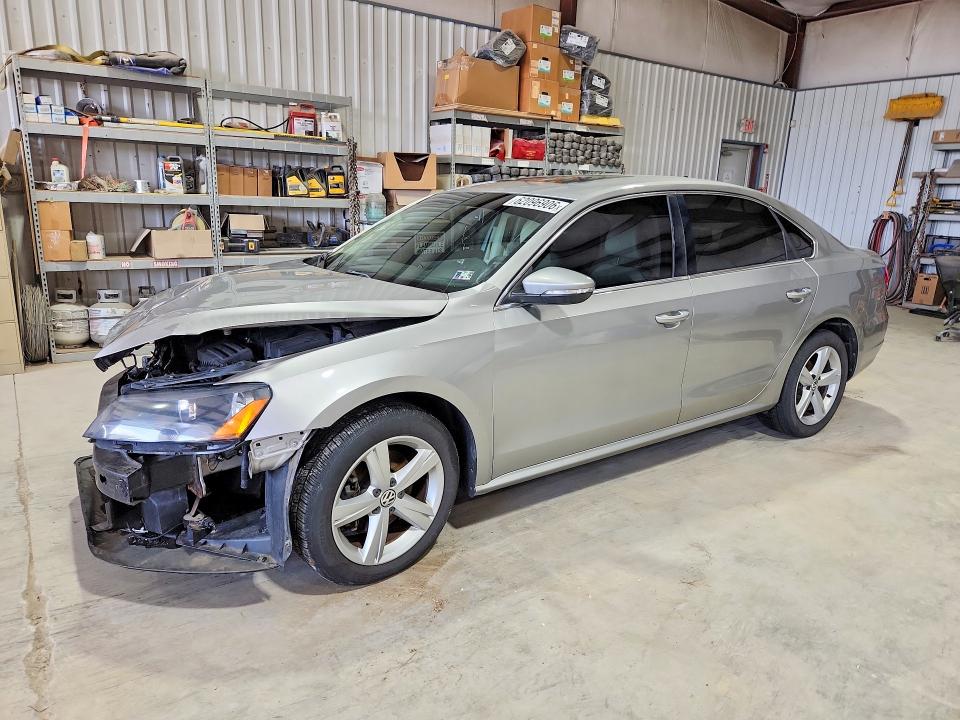 62096906 :رقم المزاد ، 1VWBN7A39CC034823 vin ، 2012 Volkswagen Passat مزاد بيع