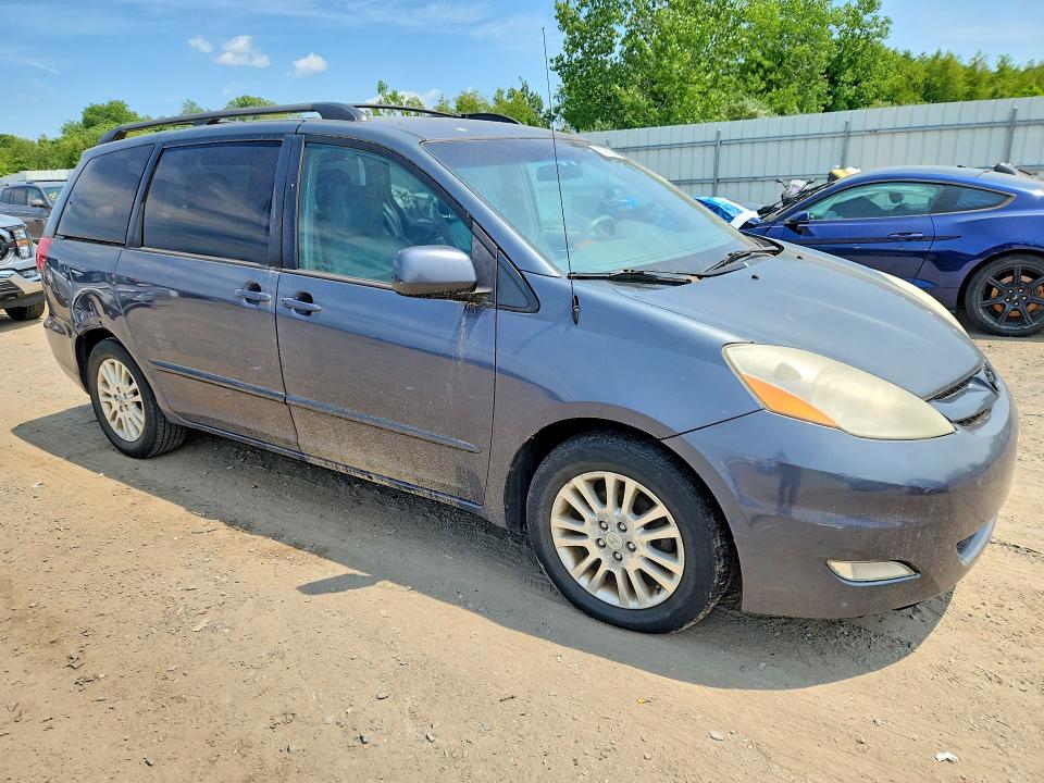 61396256 :رقم المزاد ، 5TDYK4CC4AS295418 vin ، 2010 Toyota Sienna مزاد بيع