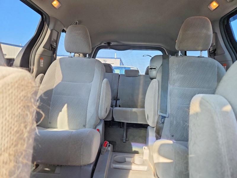 2017 Toyota Sienna მანქანა იყიდება აუქციონზე, vin: 5TDKZ3DC1HS884043, აუქციონის ნომერი: 62049066