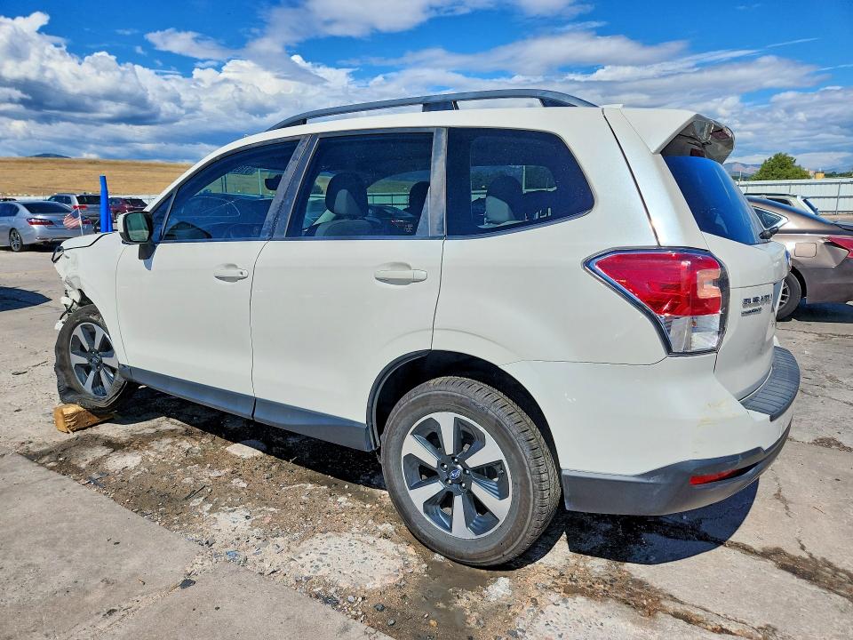 61892396 :رقم المزاد ، JF2SJAEC6HH402120 vin ، 2017 Subaru Forester مزاد بيع