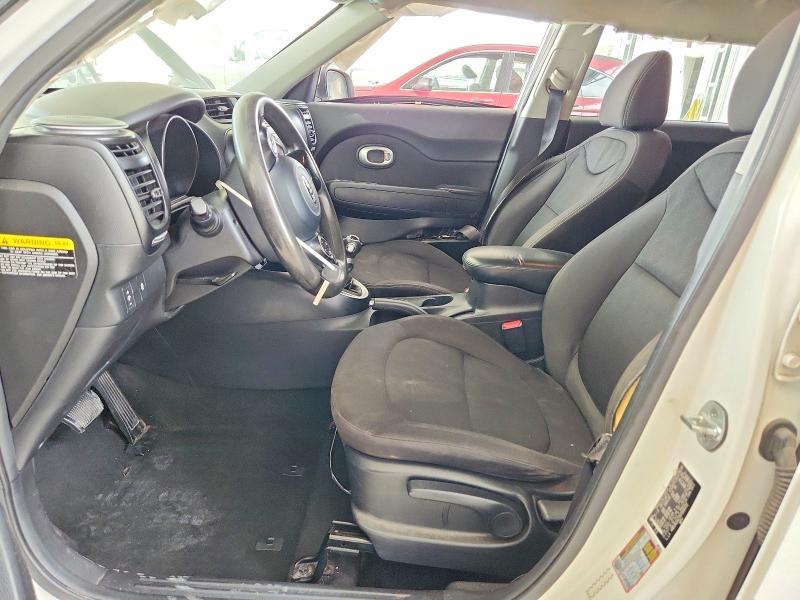 60785366 :رقم المزاد ، KNDJN2A27H7504372 vin ، 2017 Kia Soul مزاد بيع