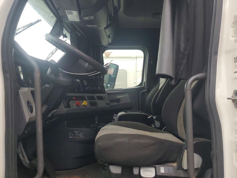 60766966 :رقم المزاد ، 3AKJHHDR7JSKC8414 vin ، 2018 Freightliner Cascadia مزاد بيع