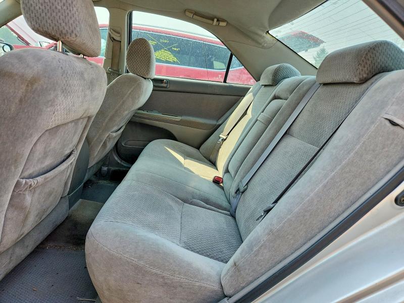 2004 Toyota Camry მანქანა იყიდება აუქციონზე, vin: 4T1BF32KX4U577118, აუქციონის ნომერი: 60835436