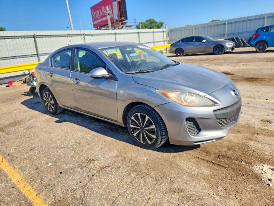 57622776 :رقم المزاد ، JM1BL1TF3D1817985 vin ، 2013 Mazda 3 مزاد بيع