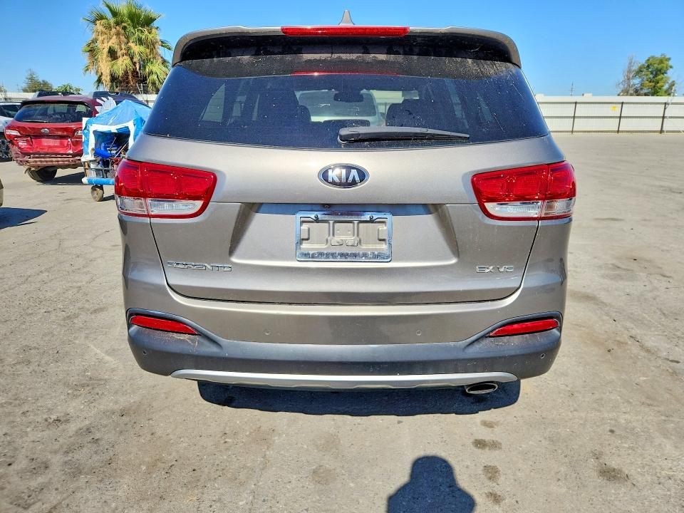 2017 Kia Sorento მანქანა იყიდება აუქციონზე, vin: 5XYPH4A59HG313997, აუქციონის ნომერი: 62853716