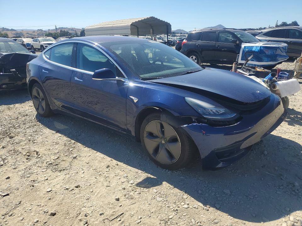 Продажа на аукционе авто 2018 Tesla Model 3, vin: 5YJ3E1EA1JF102397, номер лота: 62863856