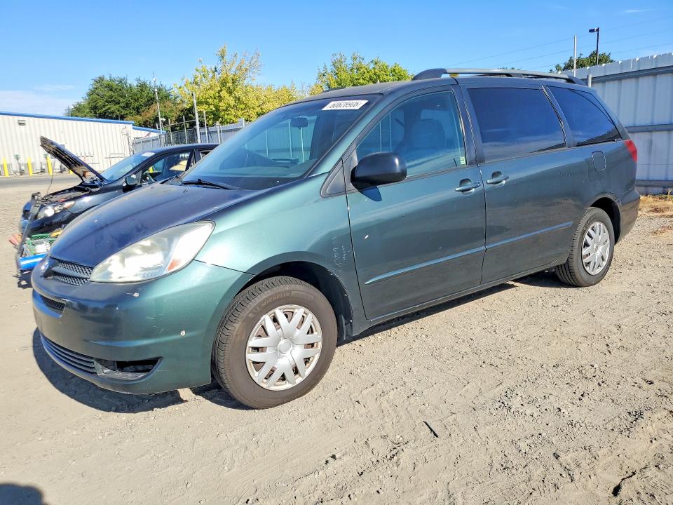 60628906 :رقم المزاد ، 5TDZA23C84S210287 vin ، 2004 Toyt Sienna مزاد بيع