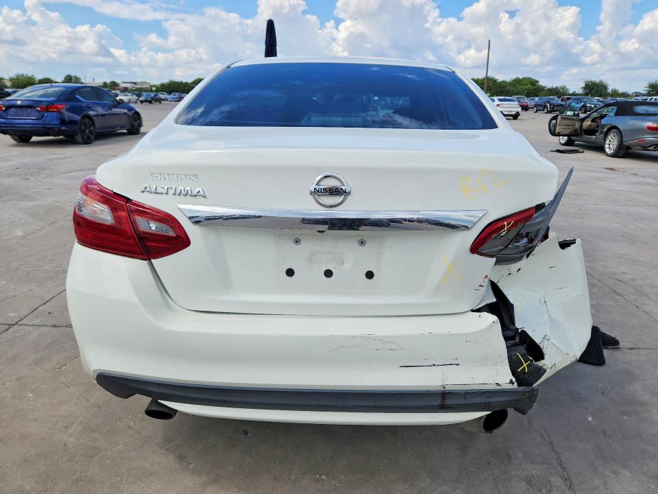 2018 Nissan Altima მანქანა იყიდება აუქციონზე, vin: 1N4AL3AP6JC220810, აუქციონის ნომერი: 61168376