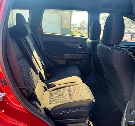 Продаж на аукціоні авто 2018 Mitsubishi Outlander, vin: JA4AD3A30JZ030674, номер лоту: 61560466