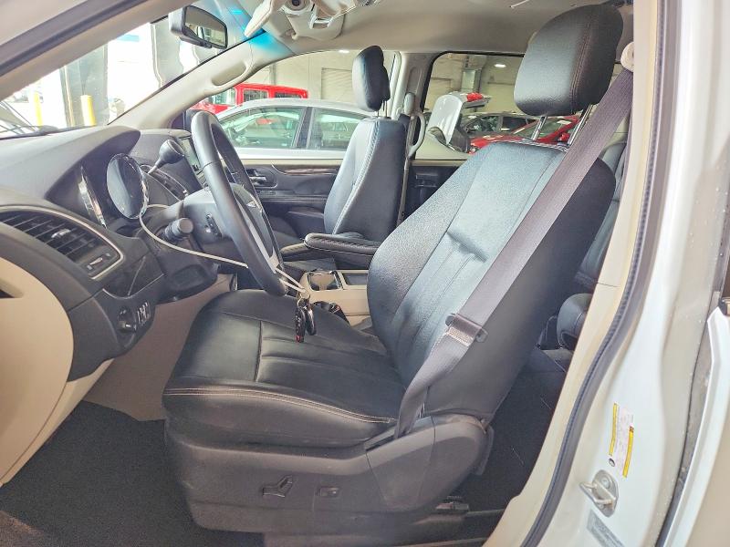 61511176 :رقم المزاد ، 2C4RC1BG5GR290539 vin ، 2016 Chrysler Town & Country مزاد بيع