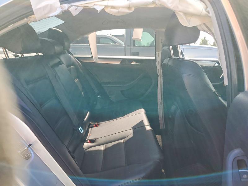 62468336 :رقم المزاد ، 3VWD17AJ1FM238487 vin ، 2015 Volkswagen Jetta مزاد بيع