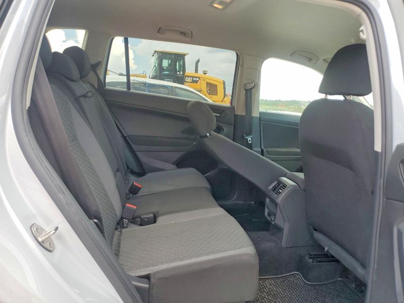 61139196 :رقم المزاد ، 3VV0B7AX5JM116017 vin ، 2018 Volkswagen Tiguan مزاد بيع