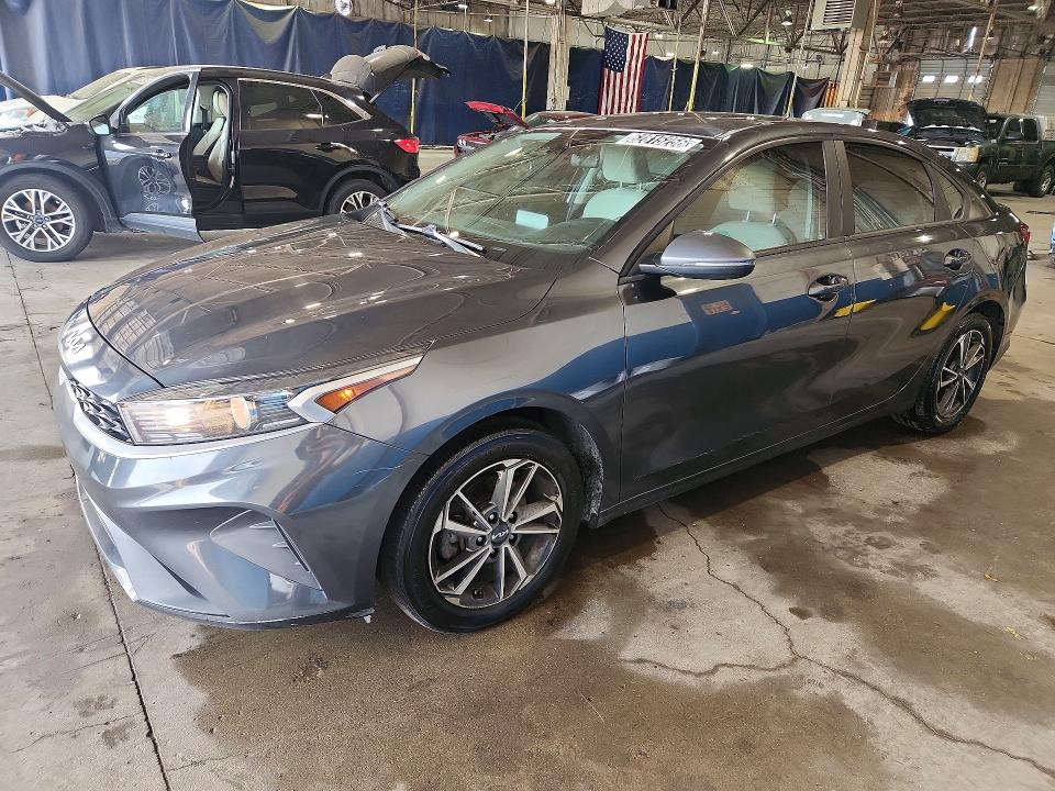 62815256 :رقم المزاد ، 3KPF24AD8PE555289 vin ، 2023 Kia Forte مزاد بيع