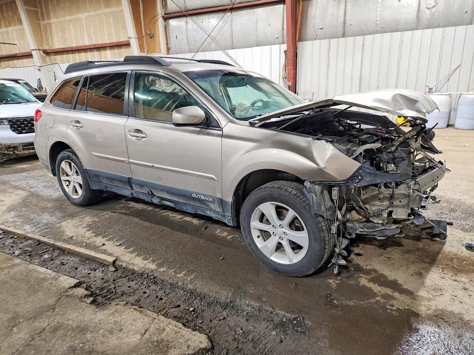 62640726 :رقم المزاد ، 4S4BRBDC3E3244631 vin ، 2014 Subaru Outback مزاد بيع