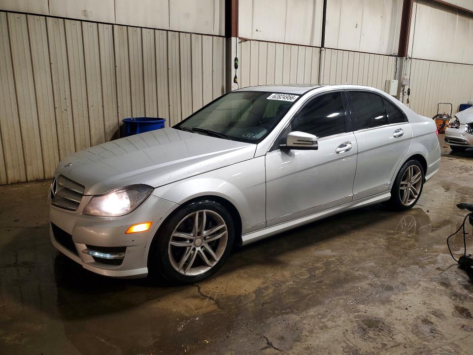 62824956 :رقم المزاد ، WDDGF8AB4DA840817 vin ، 2013 Mercedes-benz C مزاد بيع