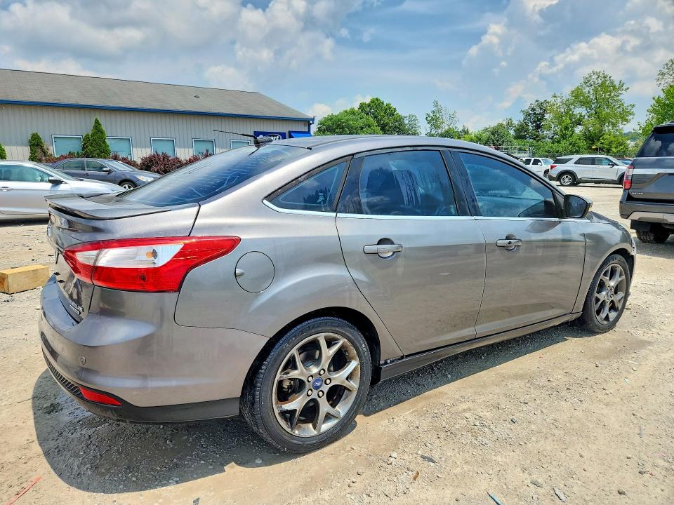 60065716 :رقم المزاد ، 1FADP3J23DL299881 vin ، 2013 Ford Focus مزاد بيع