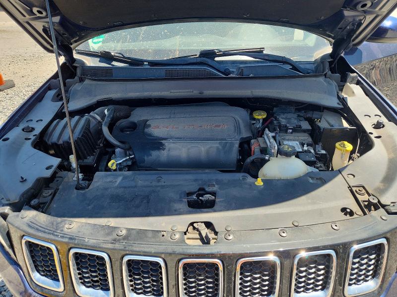 60241346 :رقم المزاد ، 3C4NJCBBXJT194723 vin ، 2018 Jeep Compass مزاد بيع
