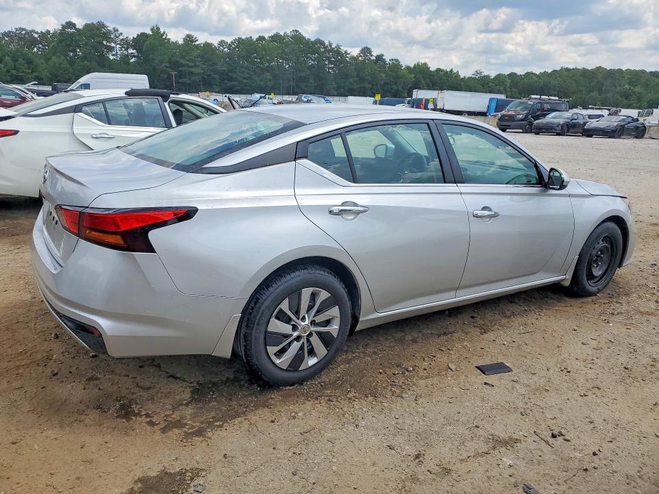60117046 :رقم المزاد ، 1N4BL4BV5NN319961 vin ، 2022 Nissan Altima مزاد بيع