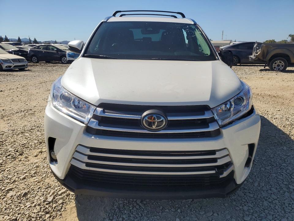 59741626 :رقم المزاد ، 5TDJZRFH3JS842129 vin ، 2018 Toyota Highlander مزاد بيع
