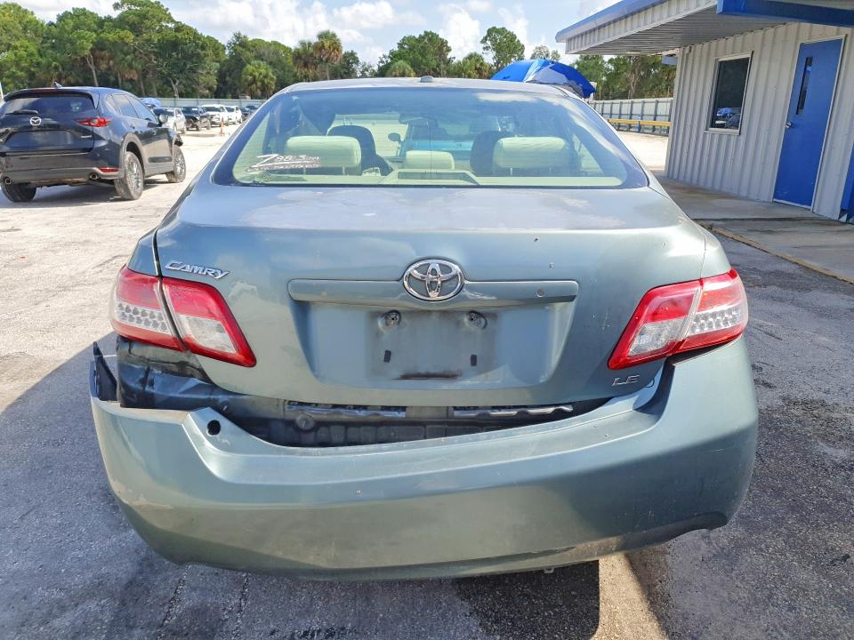 61740046 :رقم المزاد ، 4T1BF3EKXBU672139 vin ، 2011 Toyota Camry مزاد بيع