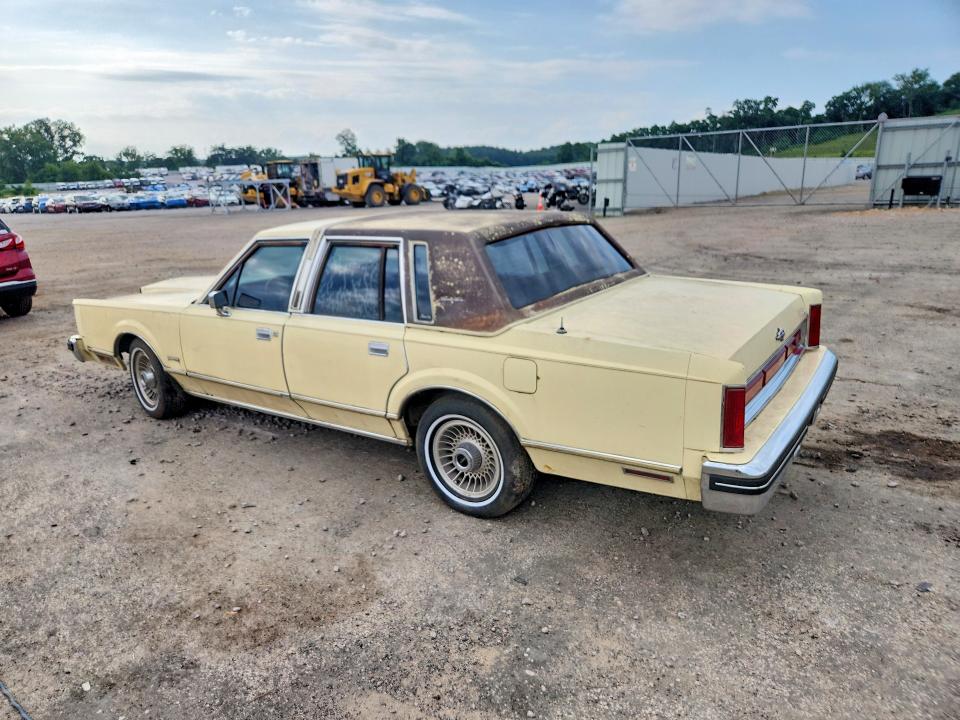 60298446 :رقم المزاد ، 1LNBP94F3BY612359 vin ، 1981 Lincoln Town Car مزاد بيع