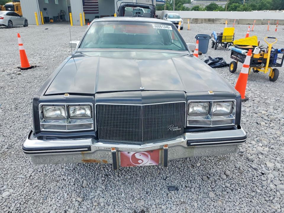 60061346 :رقم المزاد ، 1G4EZ57Y6FE425864 vin ، 1985 Buick Riviera مزاد بيع
