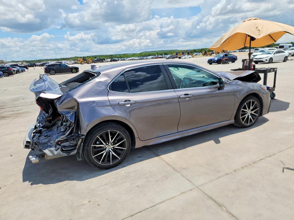 2024 Toyota Camry მანქანა იყიდება აუქციონზე, vin: 4T1G11AK0RU881379, აუქციონის ნომერი: 60570116