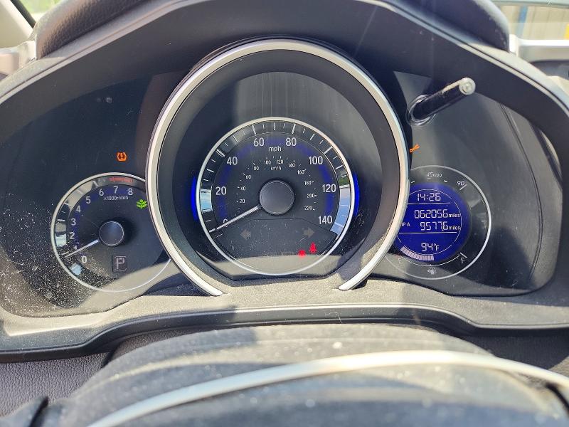 60120546 :رقم المزاد ، 3HGGK5H52FM758421 vin ، 2015 Honda Fit مزاد بيع