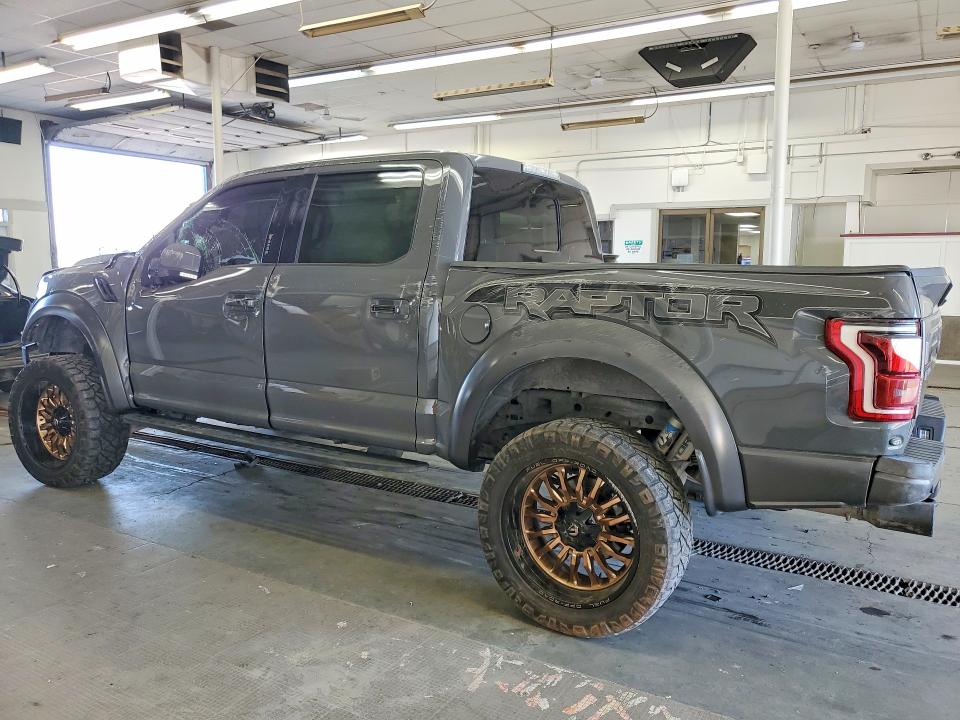 62460976 :رقم المزاد ، 1FTFW1RG0JFC35432 vin ، 2018 Ford F150 مزاد بيع