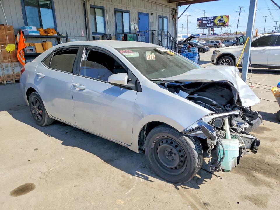 61383806 :رقم المزاد ، 5YFBURHE4FP303301 vin ، 2015 Toyota Corolla مزاد بيع