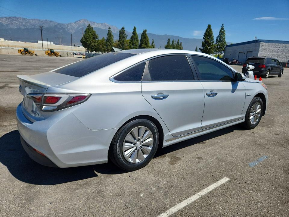2016 Hyundai Sonata Hybrid მანქანა იყიდება აუქციონზე, vin: KMHE24L14GA040352, აუქციონის ნომერი: 62678296