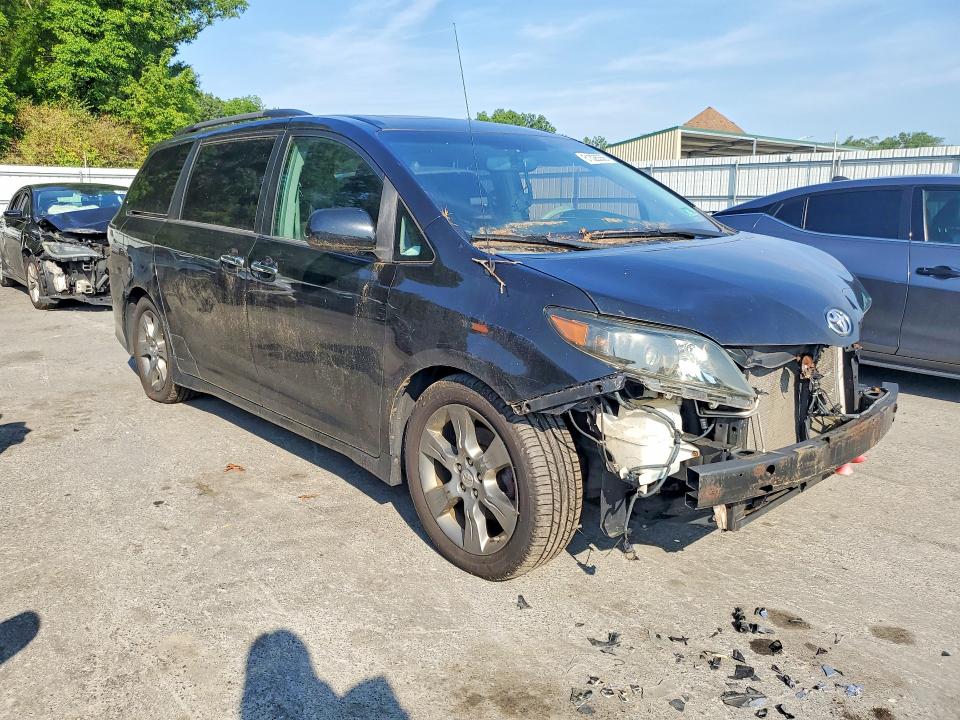 61028356 :رقم المزاد ، 5TDXK3DC8ES458999 vin ، 2014 Toyota Sienna مزاد بيع